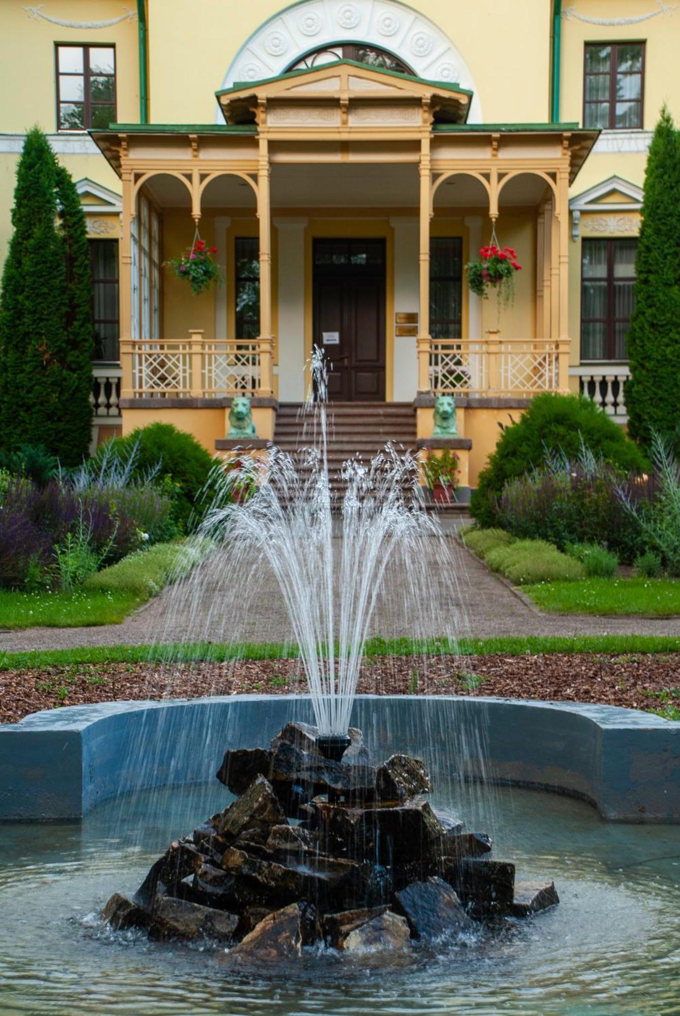 Nauksenu Muiza Hotel Naukseni Buitenkant foto
